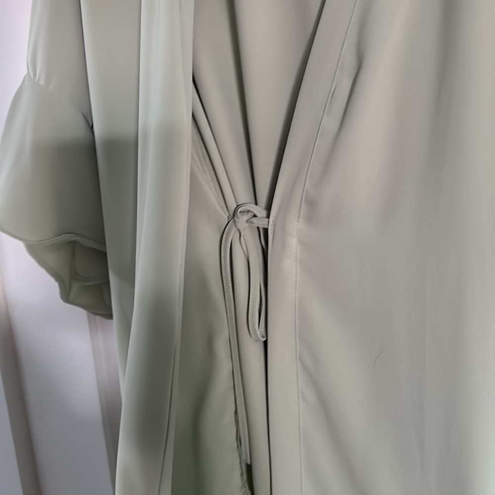 Light Green Ruffle Dressing Robe - Picture 3 of 3